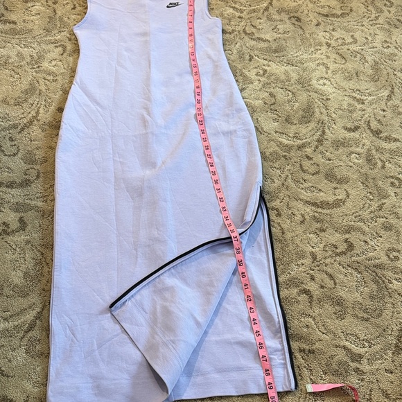 Elegant Lavender Sleeveless Dress - Picture 6 of 7